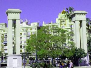 Edificios acera de la Marina desde el pierto